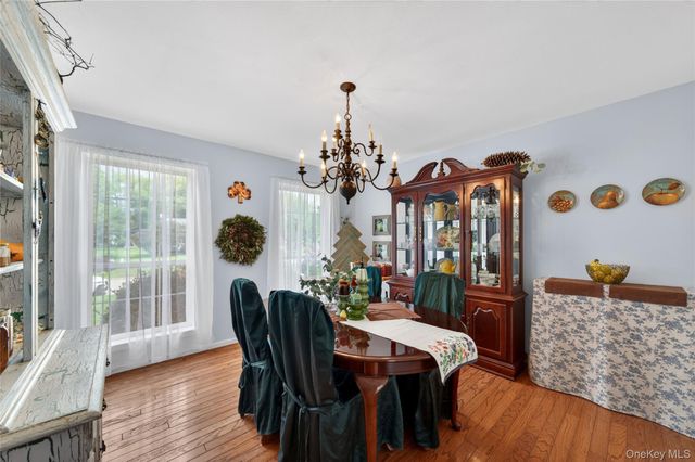 5 Waterford Circle, Washingtonville, NY 10992