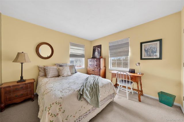 5 Waterford Circle, Washingtonville, NY 10992