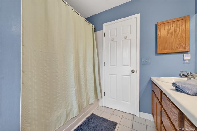 5 Waterford Circle, Washingtonville, NY 10992