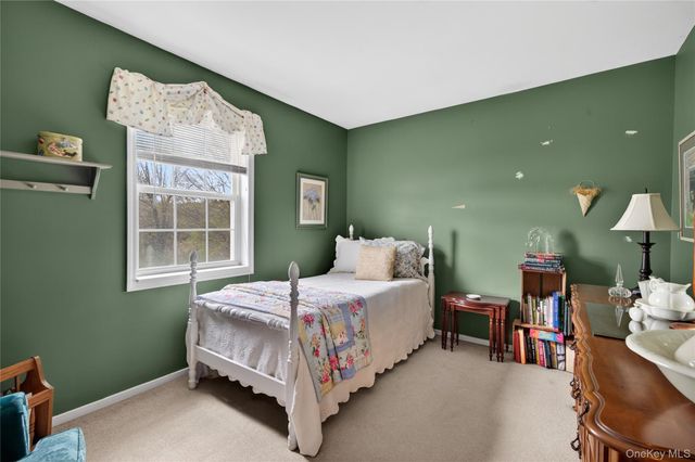 5 Waterford Circle, Washingtonville, NY 10992