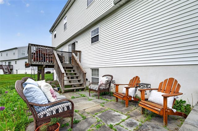 5 Waterford Circle, Washingtonville, NY 10992
