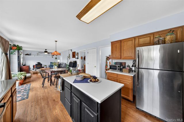 5 Waterford Circle, Washingtonville, NY 10992