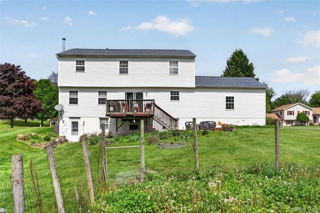 5 Waterford Circle, Washingtonville, NY 10992