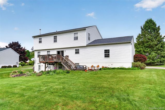 5 Waterford Circle, Washingtonville, NY 10992