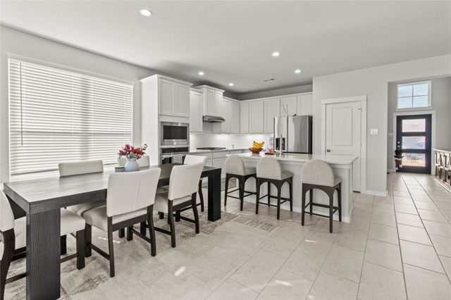 11802 Champions Forest Drive, Mont Belvieu, TX 77535