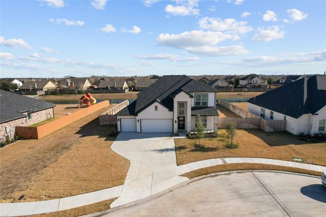 11802 Champions Forest Drive, Mont Belvieu, TX 77535