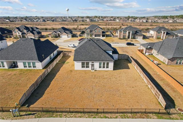 11802 Champions Forest Drive, Mont Belvieu, TX 77535