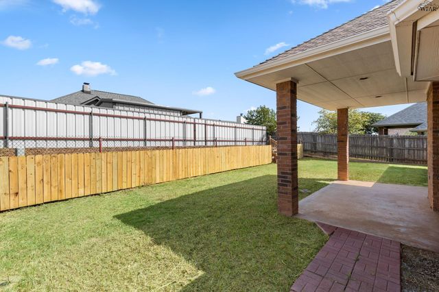 26 CHEROKEE TRAIL, Iowa Park, TX 76367