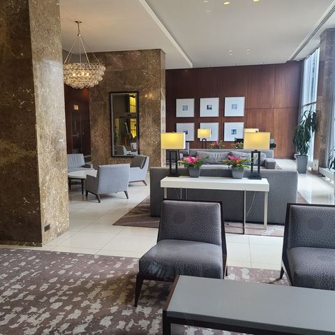 655 W IRVING PARK Road 903, Chicago, IL 60613