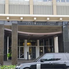 655 W IRVING PARK Road 903, Chicago, IL 60613