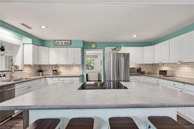 773 Summerset LN, Virginia Beach, VA 23452