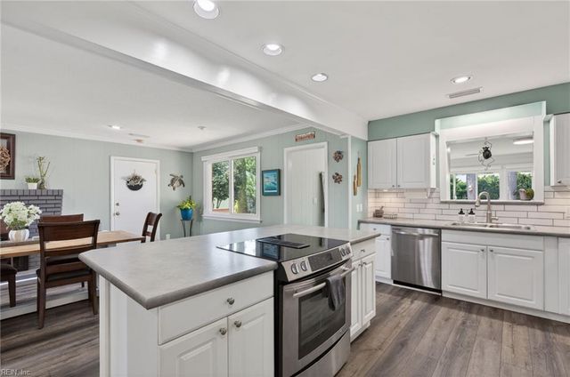 773 Summerset LN, Virginia Beach, VA 23452