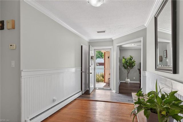 773 Summerset LN, Virginia Beach, VA 23452