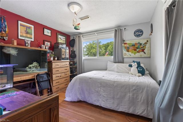 773 Summerset LN, Virginia Beach, VA 23452