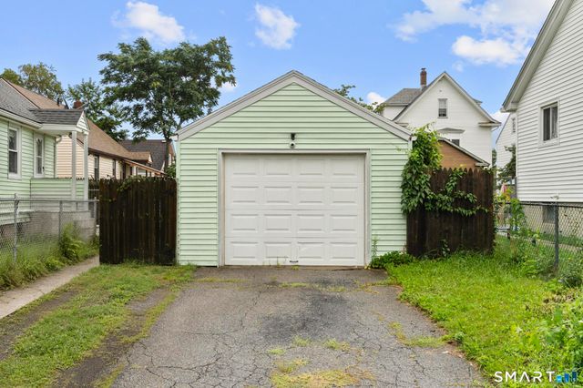 620 Granfield Avenue, Bridgeport, CT 06610