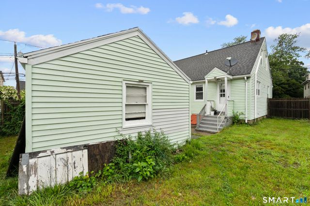 620 Granfield Avenue, Bridgeport, CT 06610