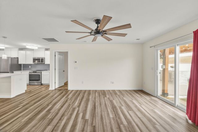 1422 Penrith Court, Boiling Springs, SC 29334