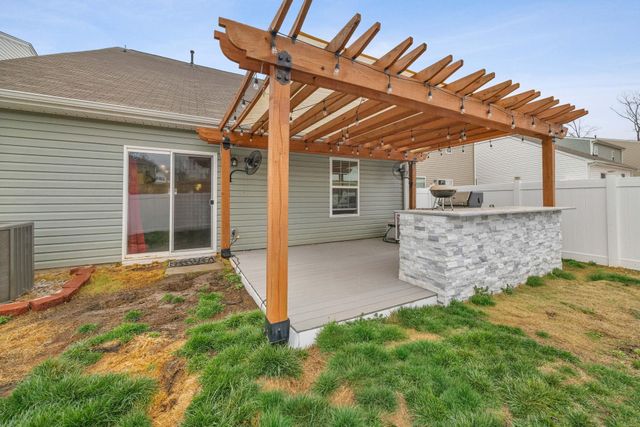 1422 Penrith Court, Boiling Springs, SC 29334