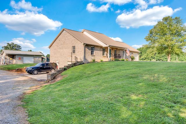 887 Ray Cemetery Rd, Sparta, TN 38583