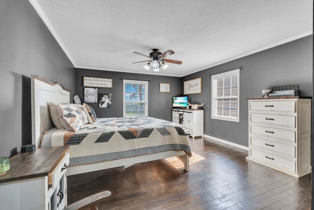 887 Ray Cemetery Rd, Sparta, TN 38583