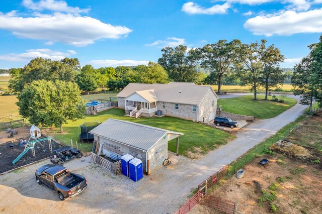 887 Ray Cemetery Rd, Sparta, TN 38583