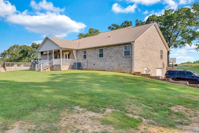 887 Ray Cemetery Rd, Sparta, TN 38583