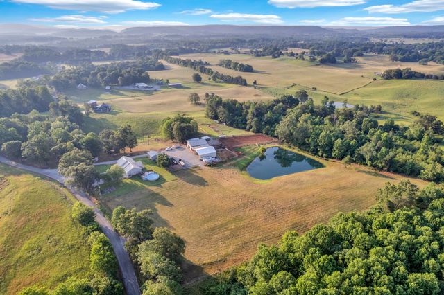 887 Ray Cemetery Rd, Sparta, TN 38583