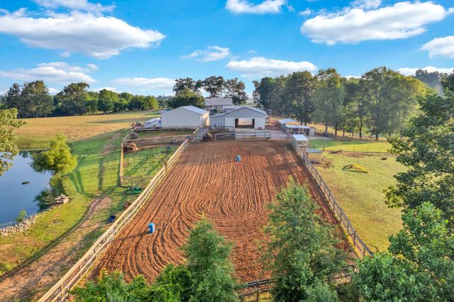 887 Ray Cemetery Rd, Sparta, TN 38583