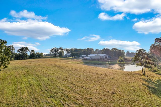 887 Ray Cemetery Rd, Sparta, TN 38583