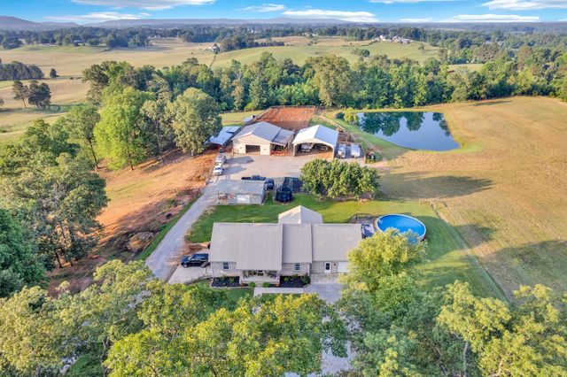 887 Ray Cemetery Rd, Sparta, TN 38583