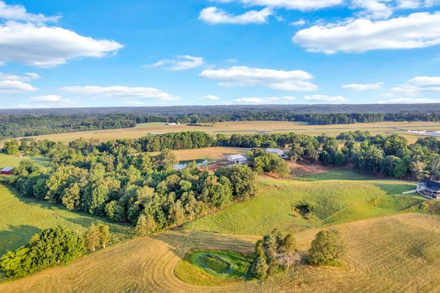 887 Ray Cemetery Rd, Sparta, TN 38583