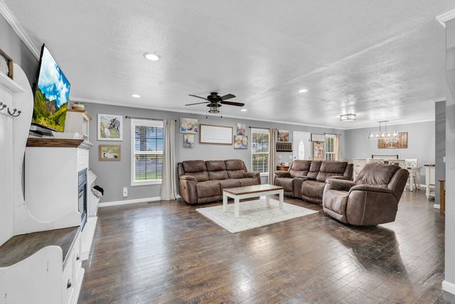 887 Ray Cemetery Rd, Sparta, TN 38583