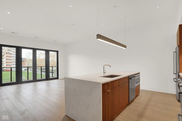 877 N East Street 206, Indianapolis, IN 46202