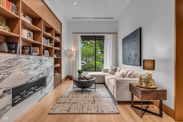 877 N East Street 206, Indianapolis, IN 46202