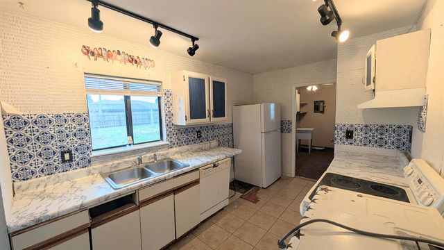 2481 SE Addison Street, Port St. Lucie, FL 34984