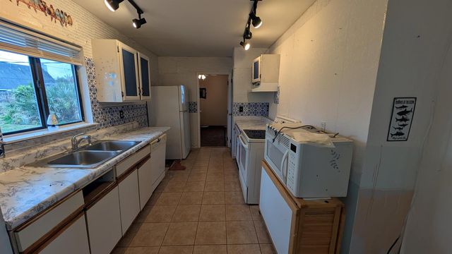 2481 SE Addison Street, Port St. Lucie, FL 34984