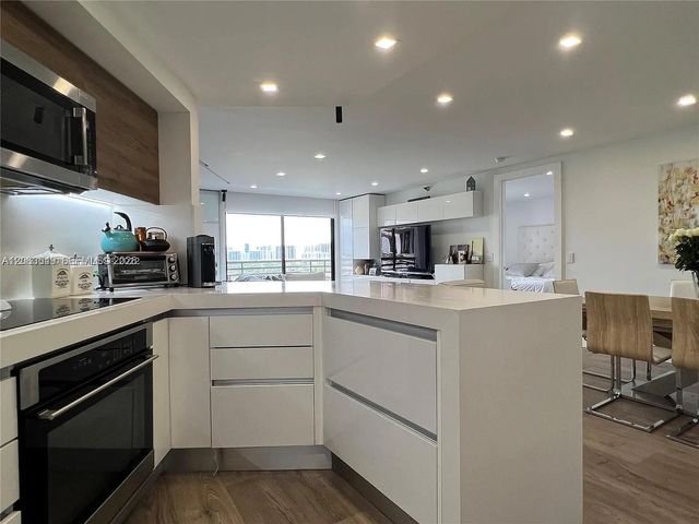3300 NE 191st Street 1610, Aventura, FL 33180