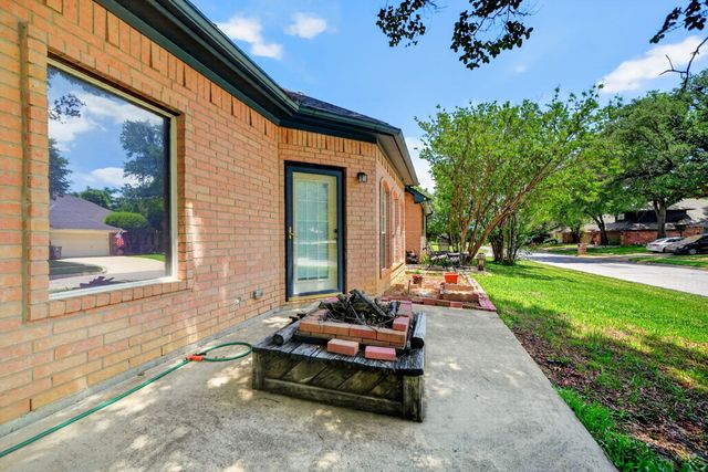 5108 Foxhaven Court, Arlington, TX 76017