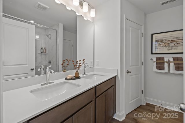 7709 Ethora Way, Charlotte, NC 28216