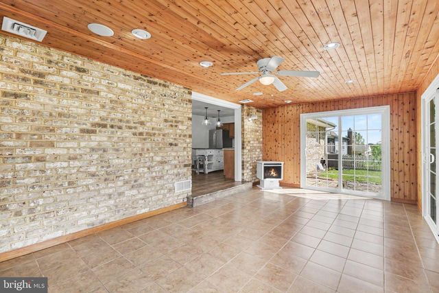 13 EWELL DR, East Berlin, PA 17316
