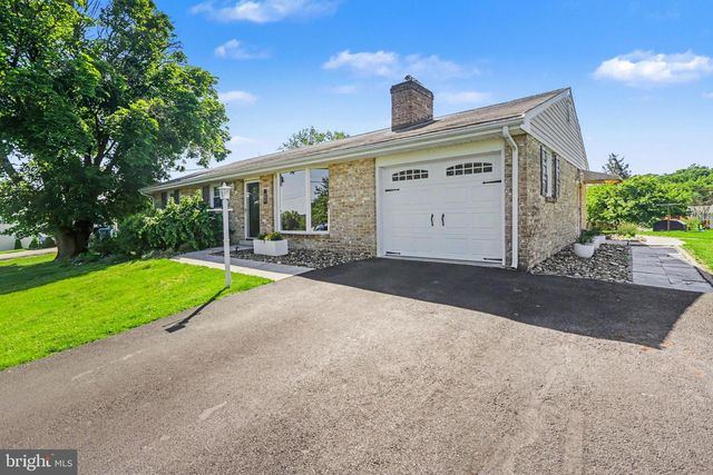 13 EWELL DR, East Berlin, PA 17316