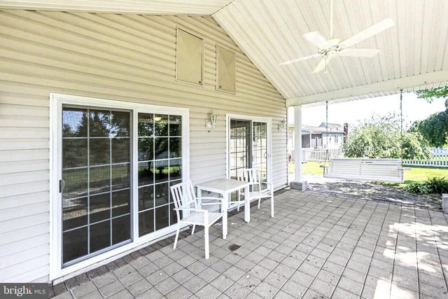 13 EWELL DR, East Berlin, PA 17316