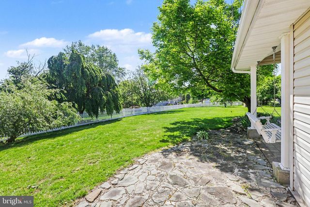 13 EWELL DR, East Berlin, PA 17316