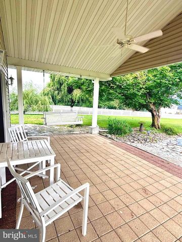13 EWELL DR, East Berlin, PA 17316