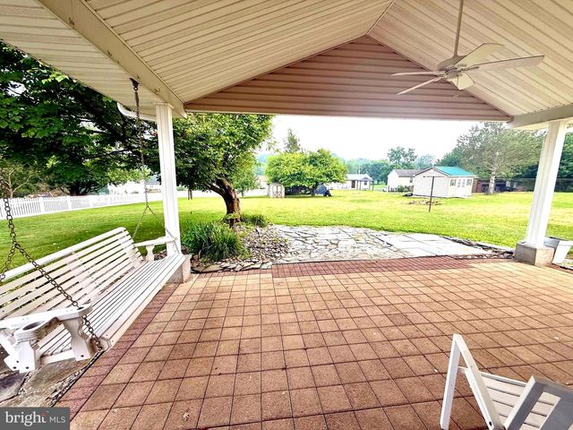 13 EWELL DR, East Berlin, PA 17316