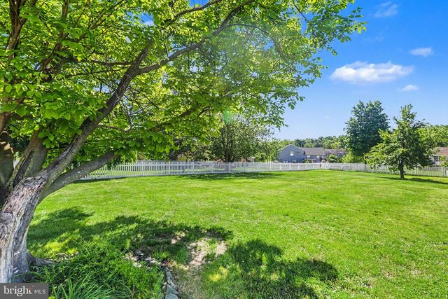 13 EWELL DR, East Berlin, PA 17316