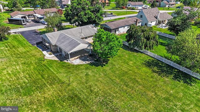 13 EWELL DR, East Berlin, PA 17316