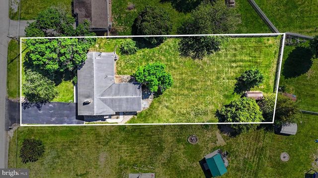 13 EWELL DR, East Berlin, PA 17316