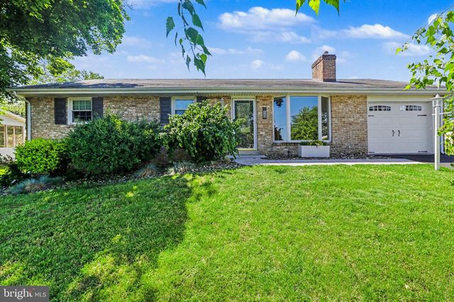 13 EWELL DR, East Berlin, PA 17316