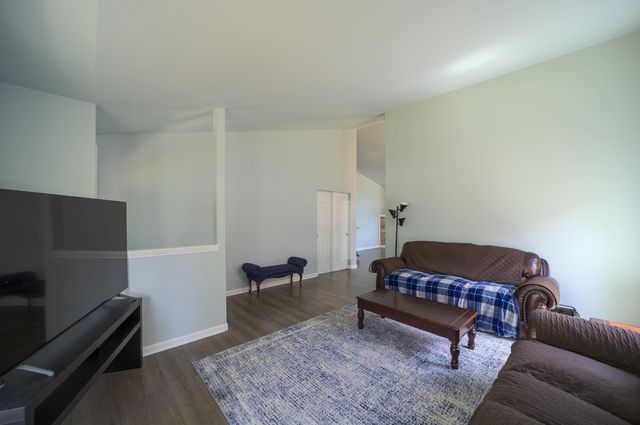 146 NW 25th Street, Redmond, OR 97756